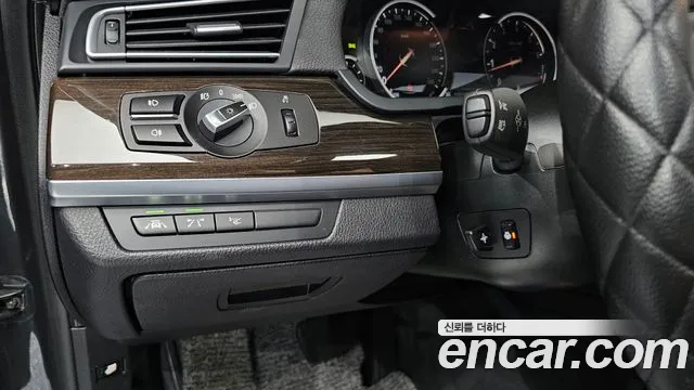 BMW 7 серии 2012 thumb 12