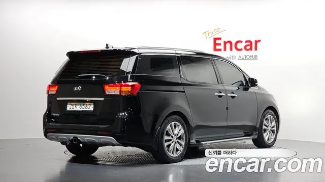 Kia Carnival 2018 thumb 11