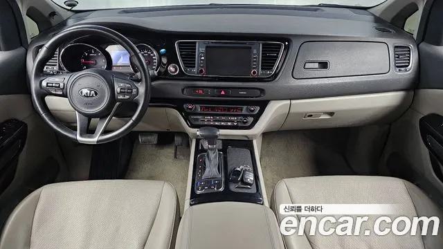 Kia Carnival 2018 thumb 9