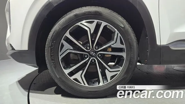 Hyundai Santa Fe 2018 thumb 2