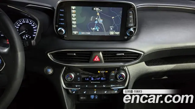 Hyundai Santa Fe 2018 thumb 9