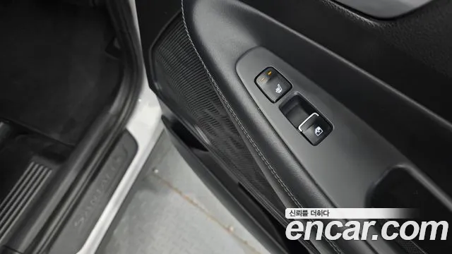 Hyundai Santa Fe 2018 thumb 4