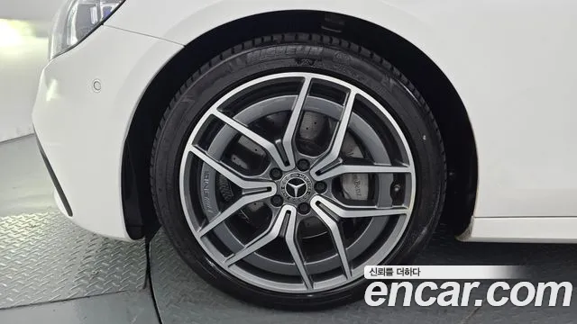 Mercedes-Benz E-Class 2020 thumb 2
