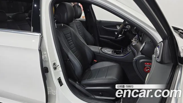 Mercedes-Benz E-Class 2020 thumb 7