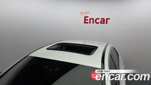 Mercedes-Benz E-Class 2020 thumb 11