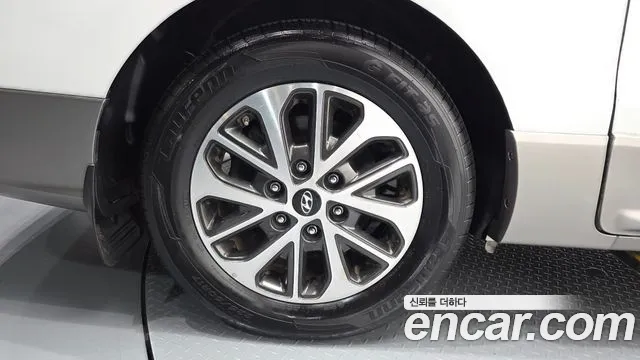 Hyundai Staria 2018 thumb 12