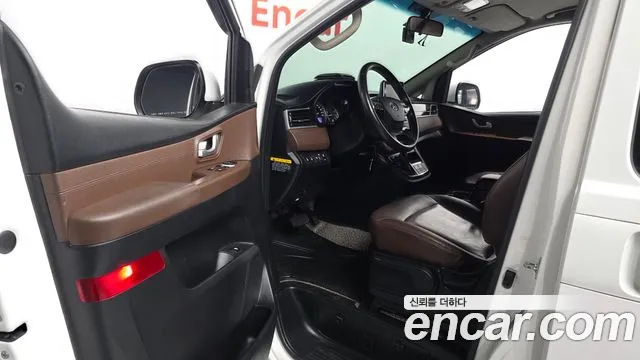 Hyundai Staria 2018 thumb 7