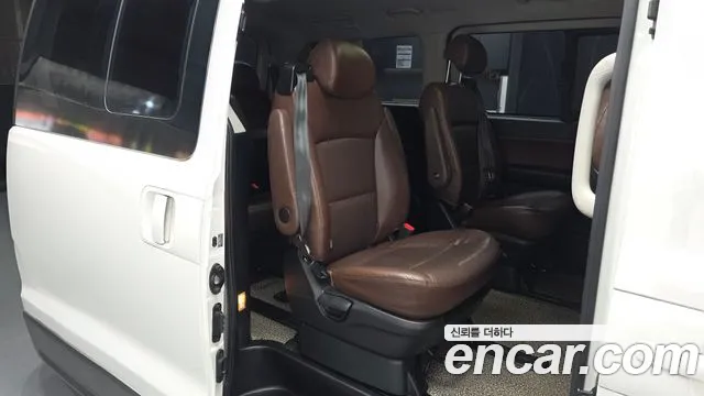 Hyundai Staria 2018 thumb 5