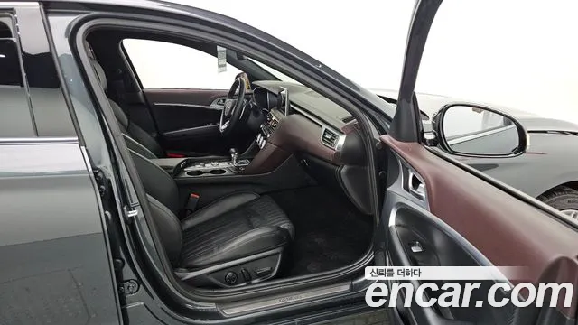 Genesis G70 2019 thumb 8