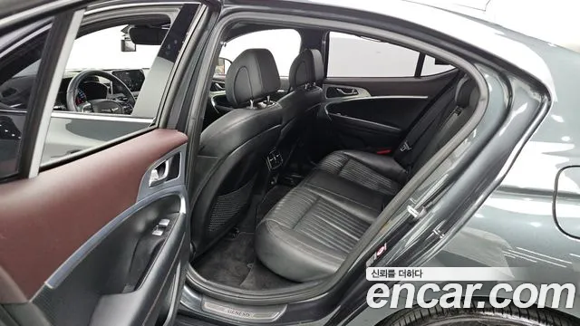 Genesis G70 2019 thumb 3