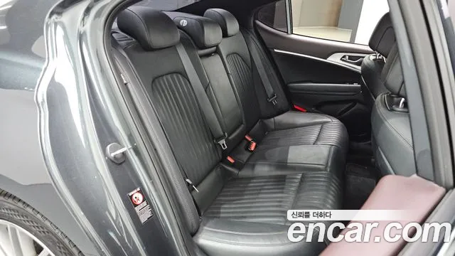 Genesis G70 2019 thumb 2