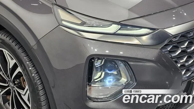Hyundai Santa Fe 2018 thumb 9