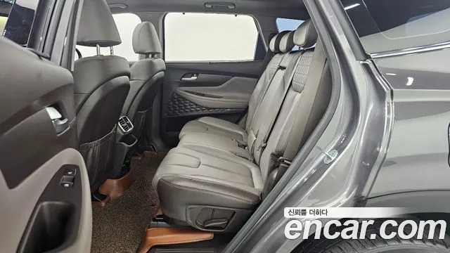 Hyundai Santa Fe 2018 thumb 4