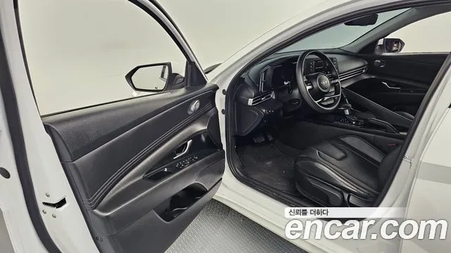 Hyundai Elantra 2023 thumb 9
