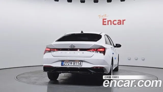 Hyundai Elantra 2023 thumb 5