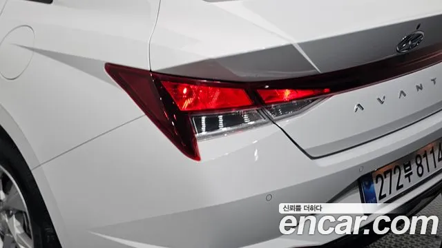 Hyundai Elantra 2023 thumb 2