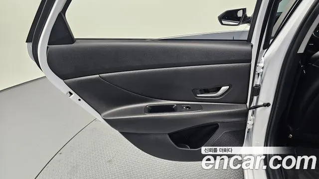 Hyundai Elantra 2023 thumb 11