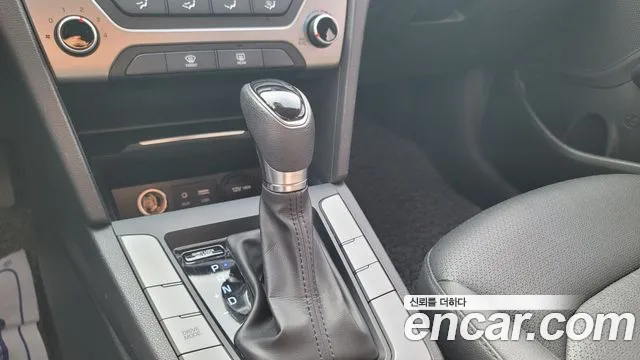 Hyundai AD 2016 thumb 5
