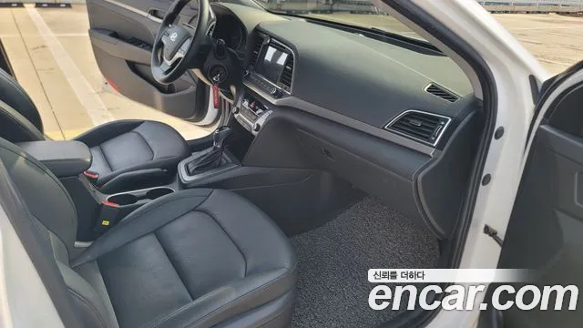 Hyundai AD 2016 thumb 6