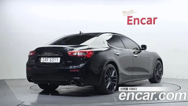 Maserati Ghibli 2014 thumb 2