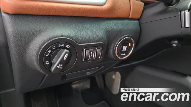 Maserati Ghibli 2014 thumb 9
