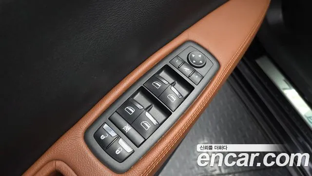 Maserati Ghibli 2014 thumb 8