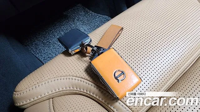 Volvo XC90 2022 thumb 4