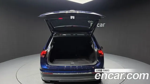 Volkswagen Tiguan 2018 thumb 9