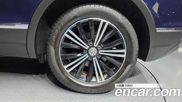 Volkswagen Tiguan 2018 thumb 6