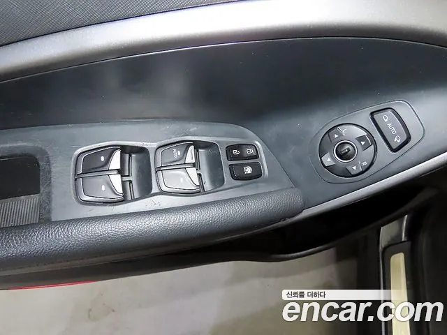Hyundai Санта Фе 2012 thumb 12