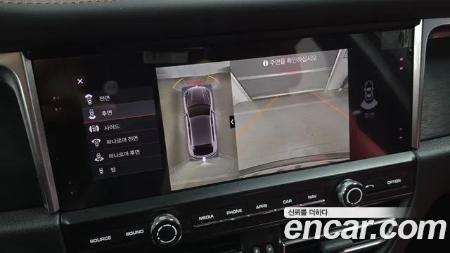 Porsche Macan 2020 thumb 11