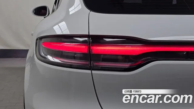 Porsche Macan 2020 thumb 6