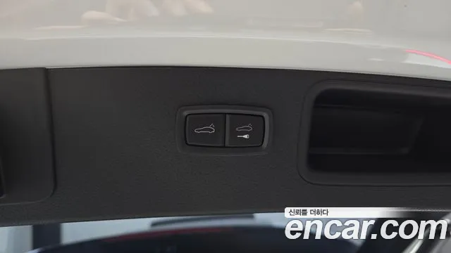 Porsche Macan 2020 thumb 12