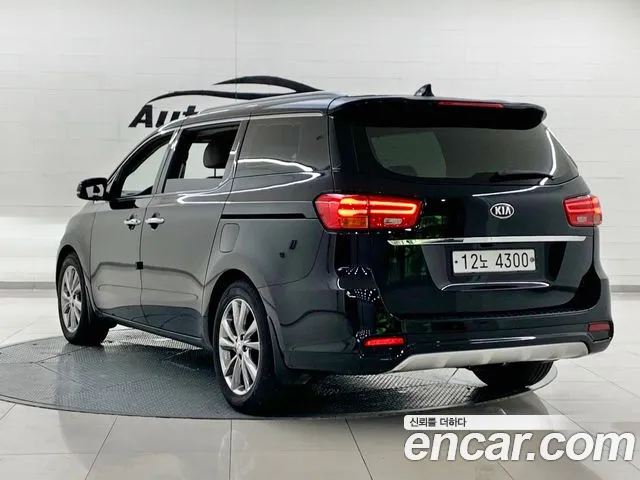 Kia Carnival 2019 thumb 9