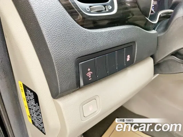 Kia Carnival 2019 thumb 2