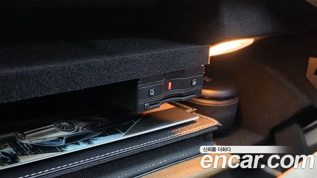 Mercedes-Benz C-Class 2019 thumb 2