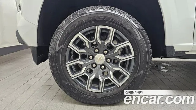 Chevrolet Colorado 2023 thumb 4