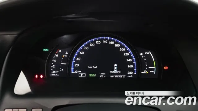 Lexus LS 2010 thumb 8