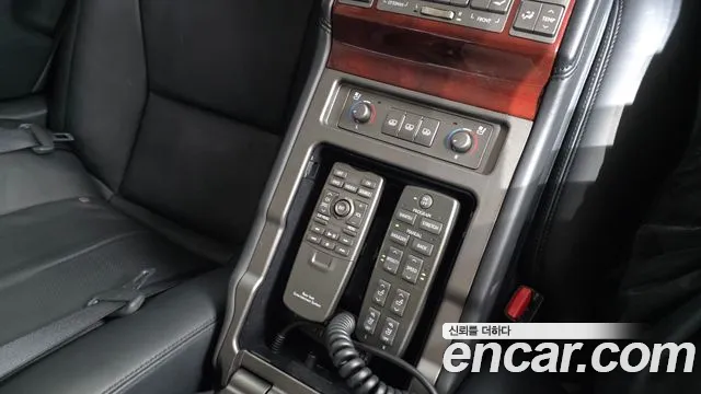 Lexus LS 2010 thumb 4
