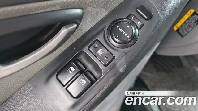 Hyundai Staria 2015 thumb 12