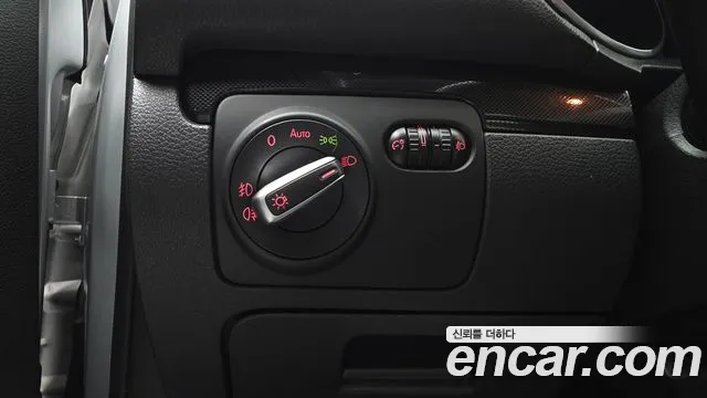 Volkswagen Golf 2012 thumb 4