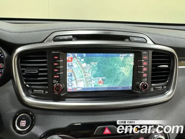 Kia Sorento 2016 thumb 9
