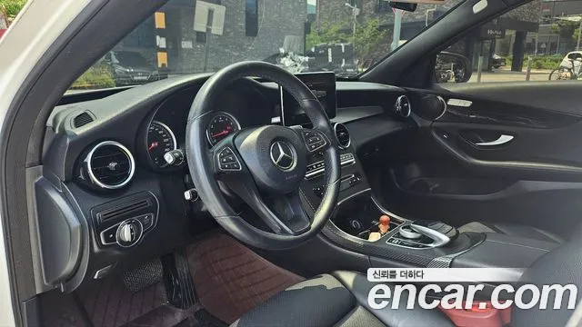 Mercedes-Benz C-Class 2017 thumb 5