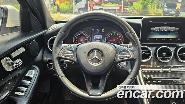 Mercedes-Benz C-Class 2017 thumb 8