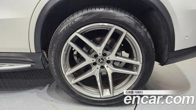 Mercedes-Benz GLE-Класс 2017 thumb 12