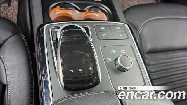 Mercedes-Benz GLE-Класс 2017 thumb 2