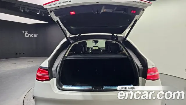 Mercedes-Benz GLE-Класс 2017 thumb 10