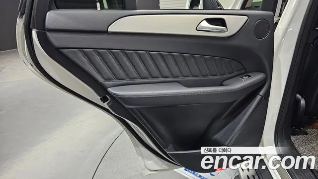 Mercedes-Benz GLE-Класс 2017 thumb 8