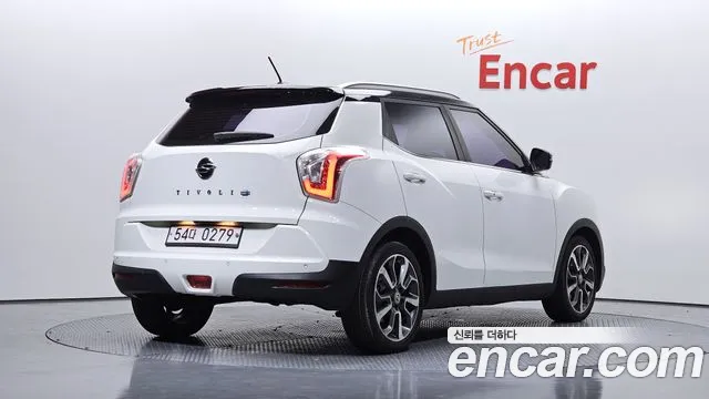 KGM Tivoli 2015 thumb 2