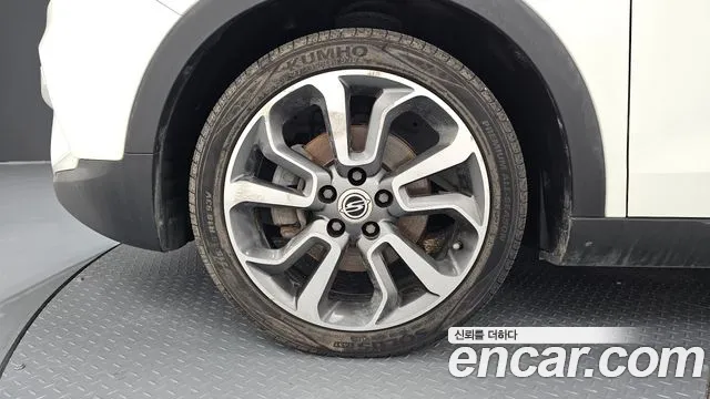 KGM Tivoli 2015 thumb 7